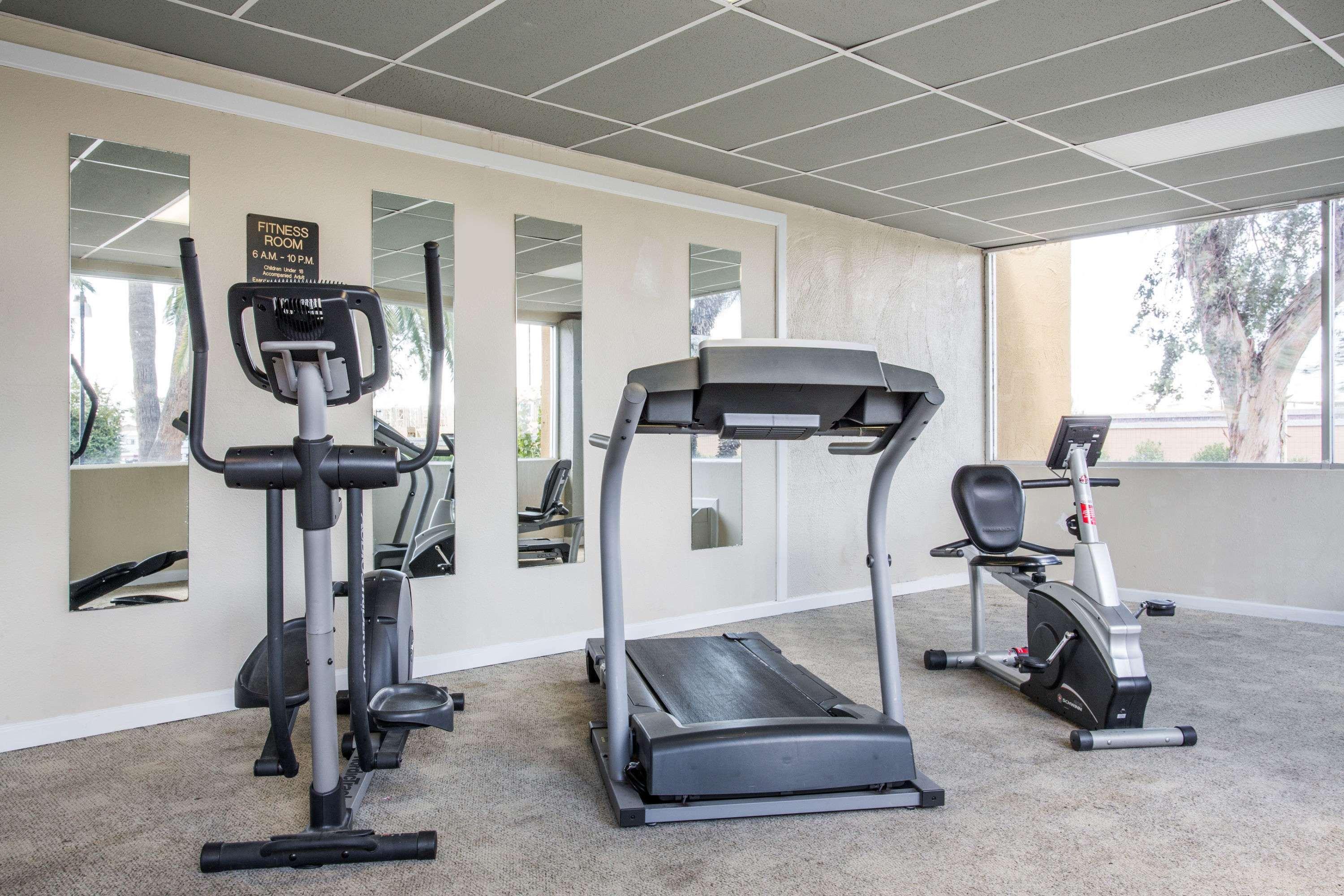 Days Hotel By Wyndham Peoria Glendale Area Εξωτερικό φωτογραφία