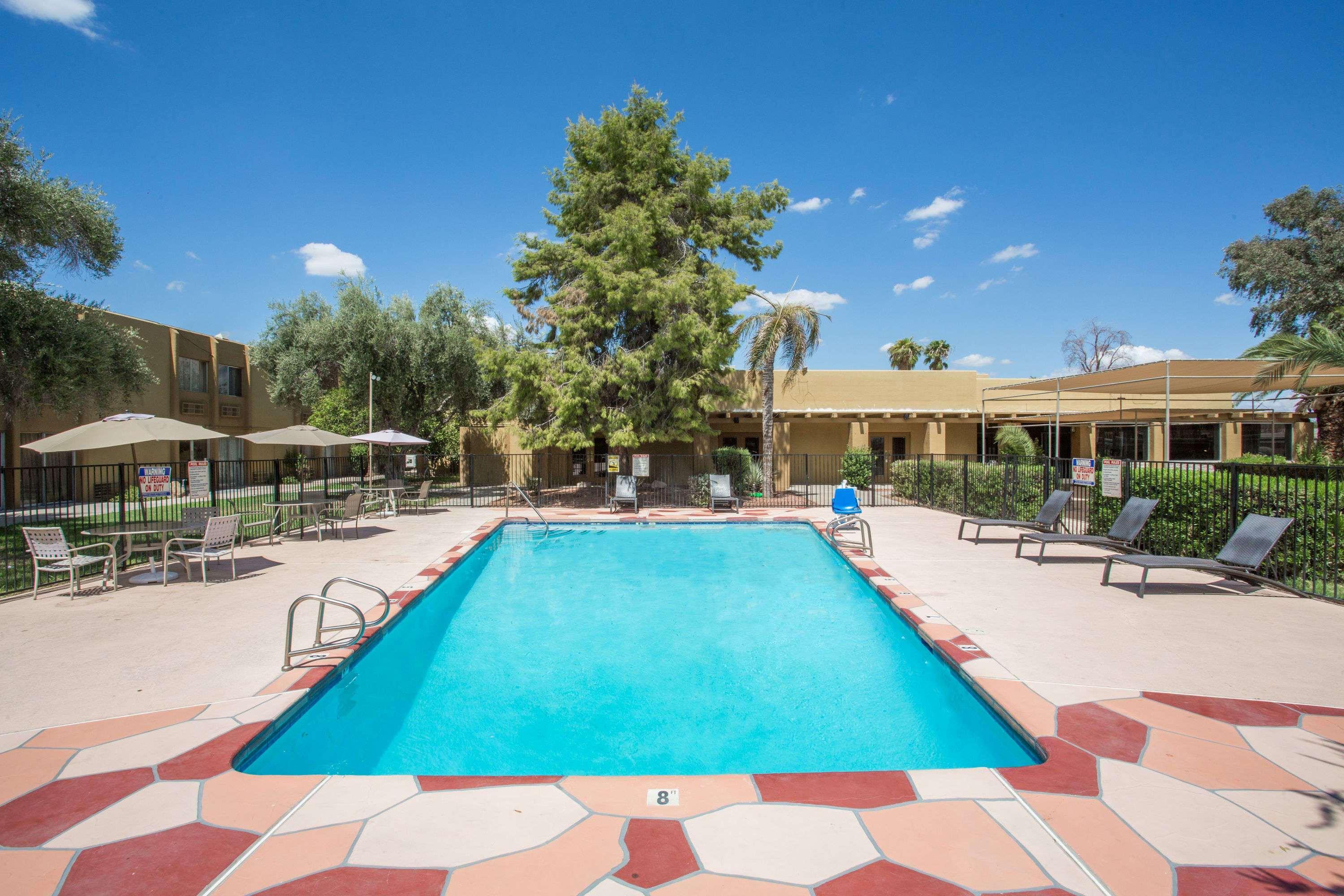 Days Hotel By Wyndham Peoria Glendale Area Εξωτερικό φωτογραφία